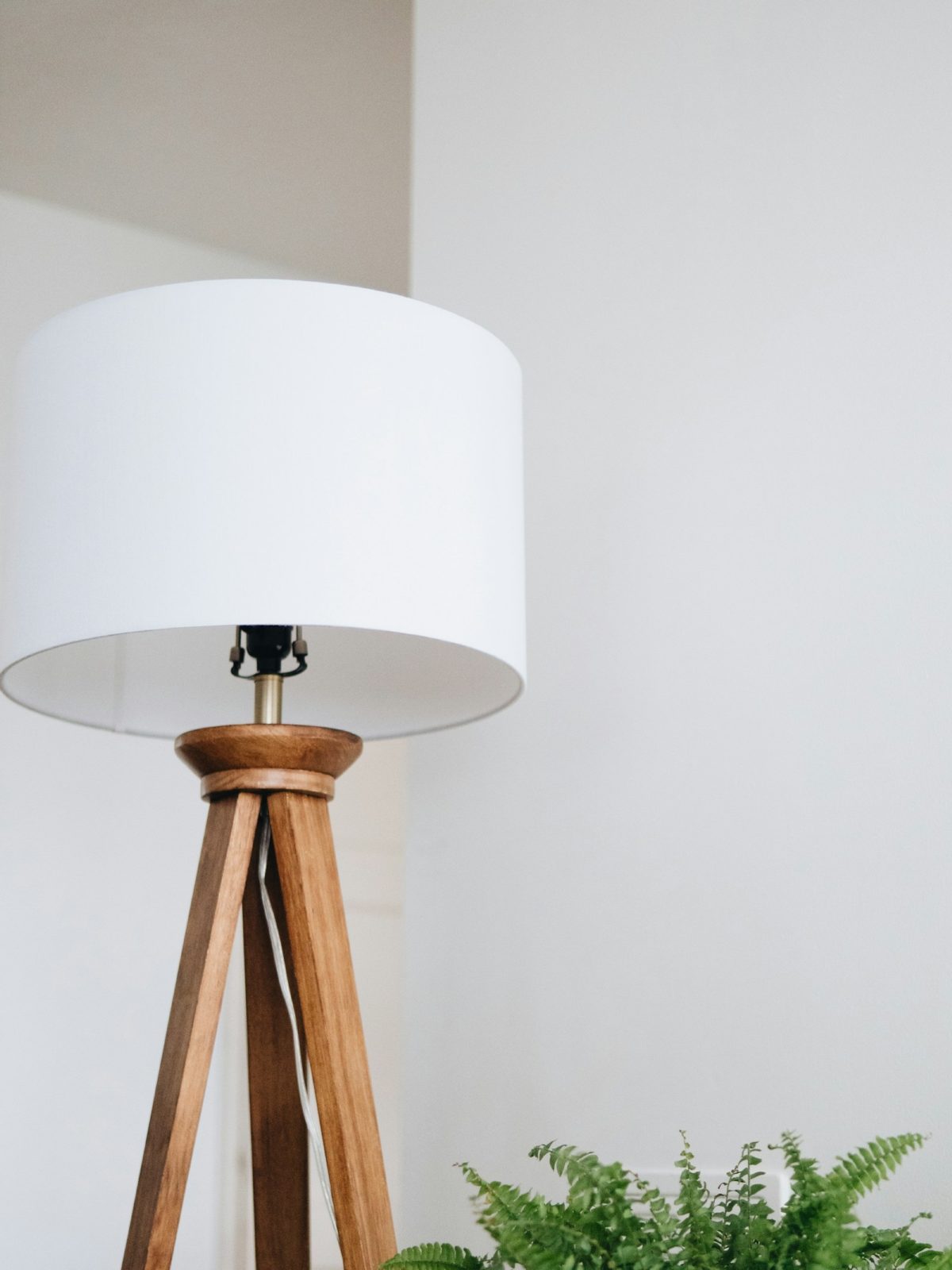 Oak Tripod Lamp