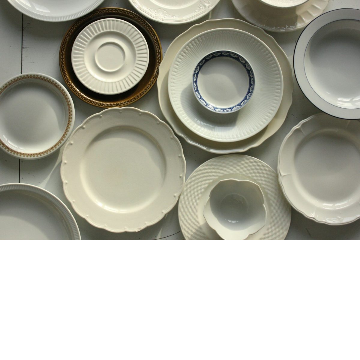 Speckled Stoneware Dinner Set