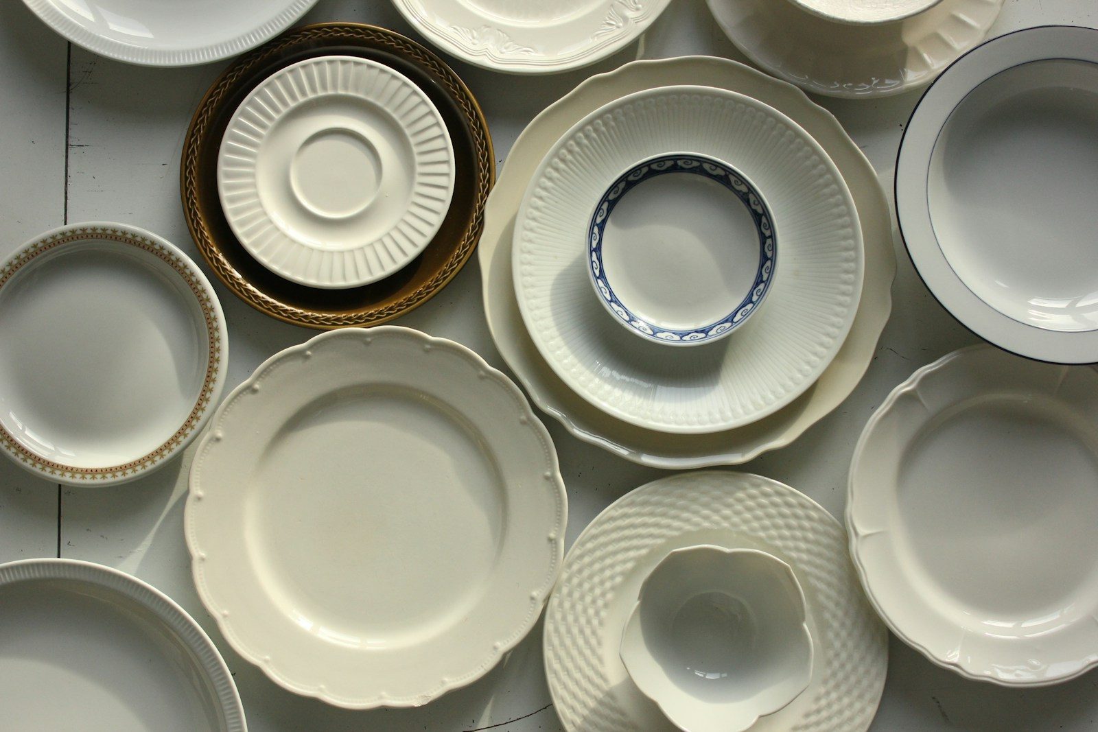 Speckled Stoneware Dinner Set